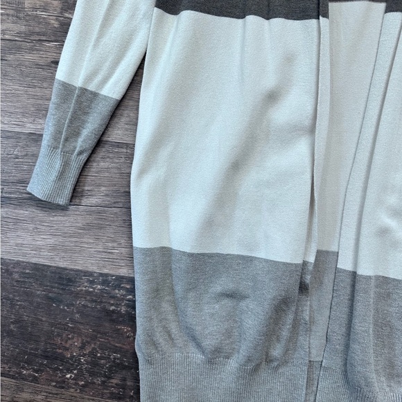 Color Block Gray Open Front Cardigan - Picture 4 of 7